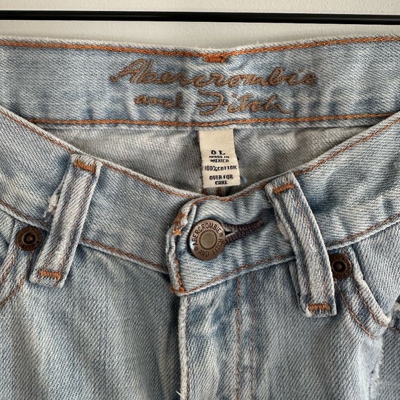 A&F Emma Low Rise Jeans - Picture 3 of 14